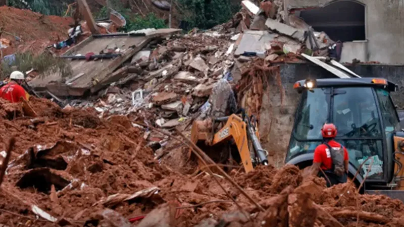 Zema deixa de usar R$ 3,5 bilhões em obras contra desastres