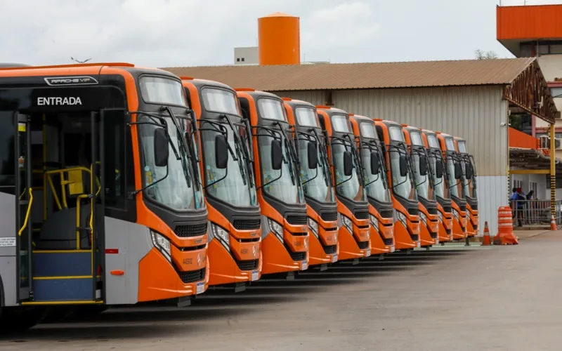 Novos ônibus atendem as linhas seis administrações regionais
