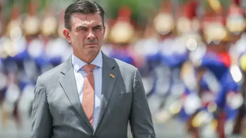 Rodrigo Paz defende no Brasil corredores bioceânicos