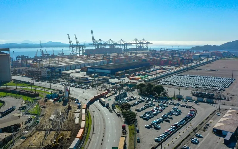 Ferrovia vai ampliar movimentação de containers em Paranaguá