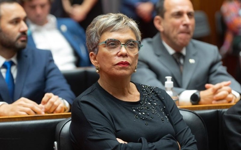 Cleitinho lidera para o governo de Minas Gerais