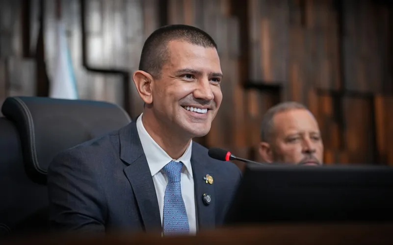 Deputado Douglas Ruas e eleito presidente da Alerj
