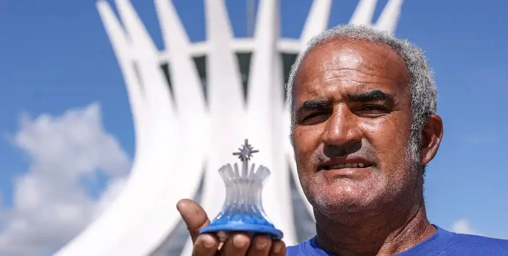 Aguinaldo Noleto produz pequenas peças homenageando os monumentos de Brasília/Marcelo Camargo/Agência Brasil