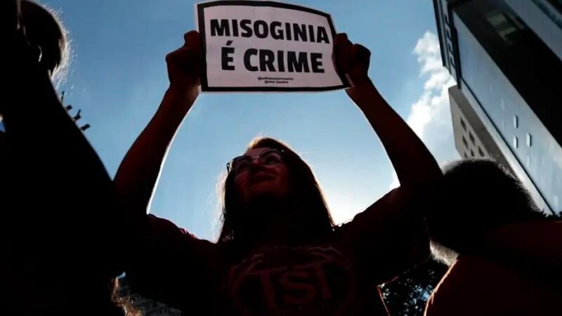 Manifestantes participam do ato Brasil sem Misoginia, no MASP na avenida Paulista, em São Paulo/Paulo Pinto/Agencia Brasil