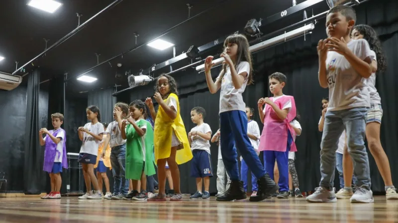 Crianças nas atividades no CEU das Artes de Ceilândia nas ações de combate ao bullying e à violência/Tony Oliveira/Agência Brasília