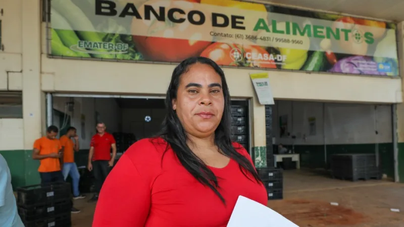 Rogéria Cristina da Silva, do programa Desperdício Zero da Ceasa-DF, que destinou 96,2 mil kg de alimentos a 57 entidades em três meses/Paulo H. Carvalho/Agência Brasília