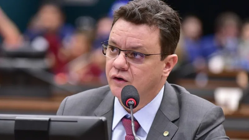 Senadores aprovaram Odair Cunha para o TCU