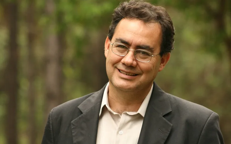 Escritor é pré-candidato à Presidência pelo Avante