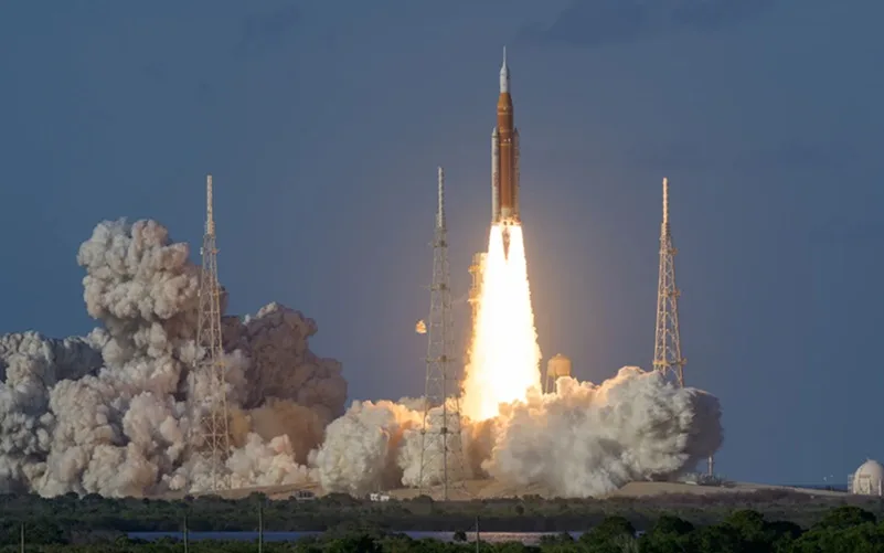 Missão tripulada ao redor da Lula em cinco décadas