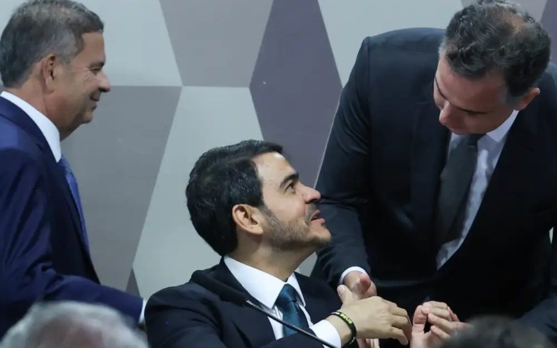 Plenário do Senado analisa indicação de Messias