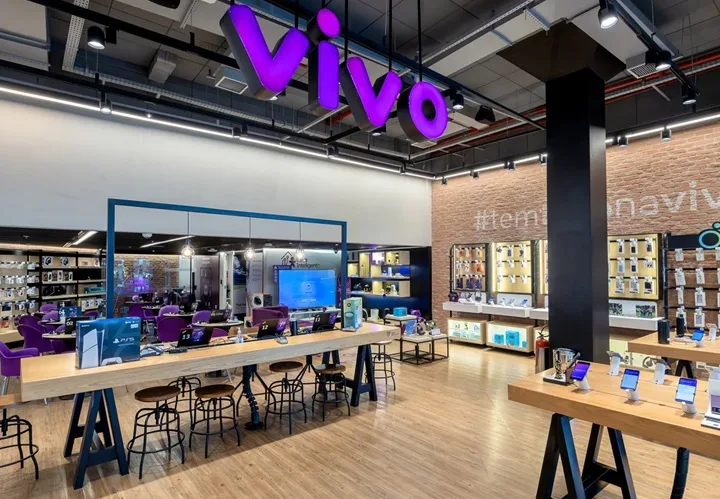 Operadora de telefonia passou a vender celular no crediário