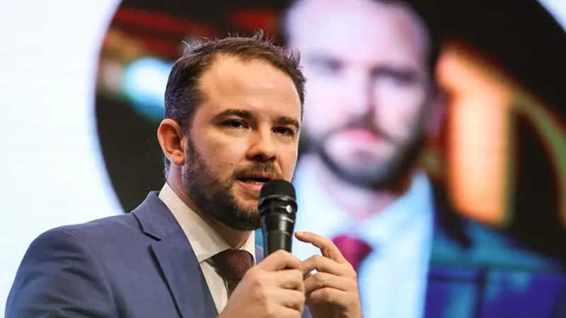 Ministro é contra compensação para o fim da 6X1