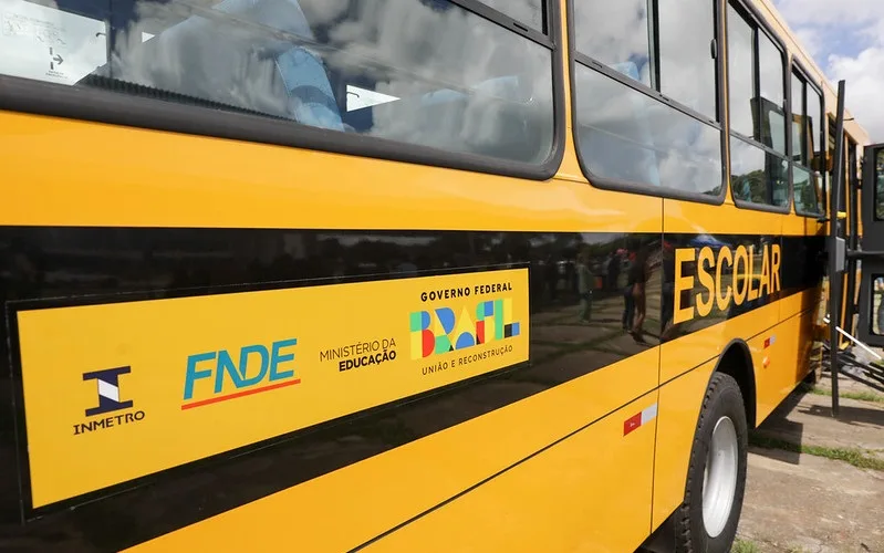 Estudantes de Planaltina tem novos ônibus escolares