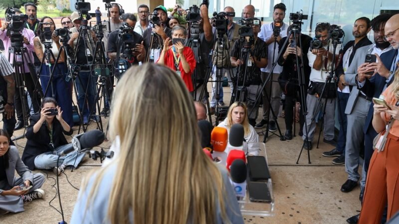 Celina Leão, governadora do DF, durante entrevista sobre o acordo que permite a capitalização de até R$ 6,6 bilhões do BRB/Paulo H. Carvalho/ Agência Brasília