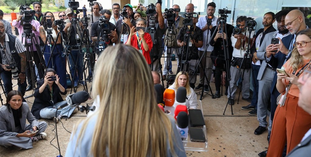 Celina Leão, governadora do DF, durante entrevista sobre o acordo que permite a capitalização de até R$ 6,6 bilhões do BRB/Paulo H. Carvalho/ Agência Brasília
