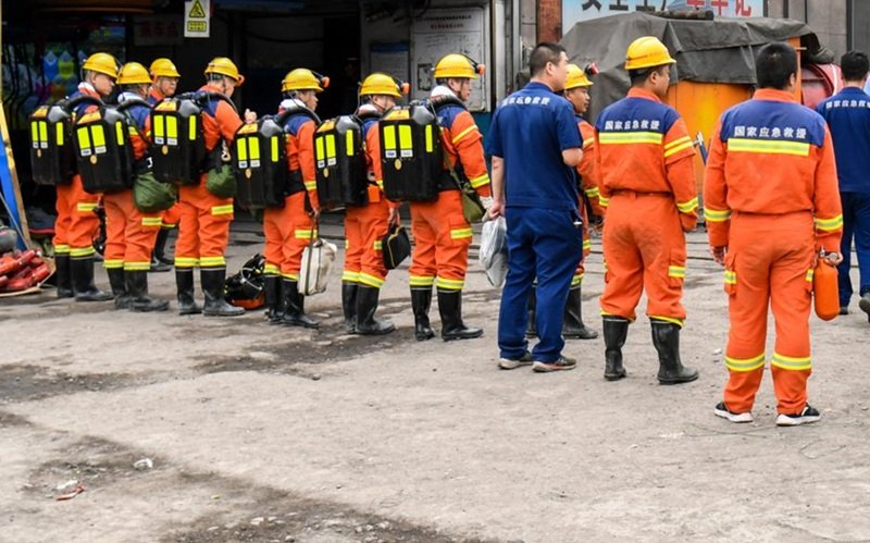 Explosão em mina de carvão mata 90 pessoas na China