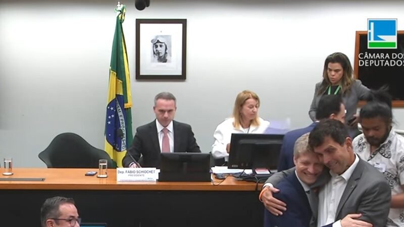 Conselho aprova punição aos deputados do motim