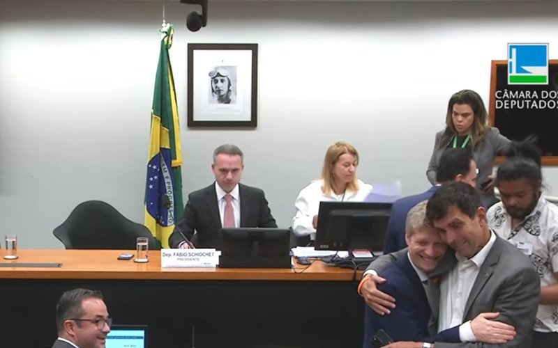 Conselho aprova punição aos deputados do motim