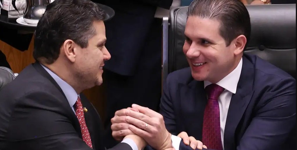 Davi Alcolumbre, presidente do Senado, e Hugo Motta, presidente da Câmara, durante sessão dos 200 anos da Câmara/Lula Marques/Agência Brasil