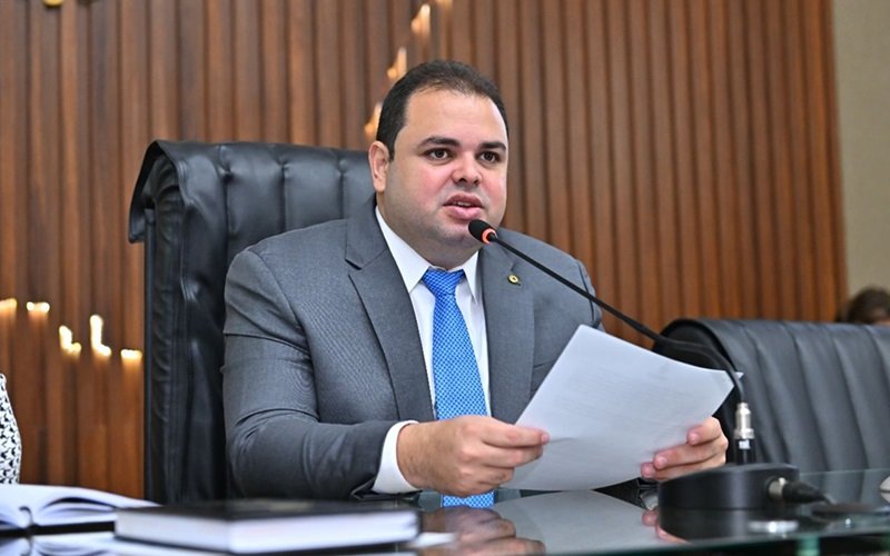 Presidente da AL é o novo governador do AM