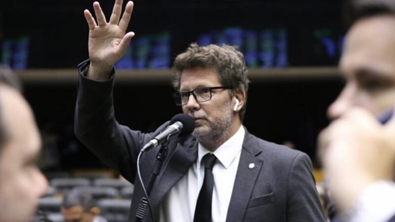 Deputado teria enviado emenda para a própria produtora