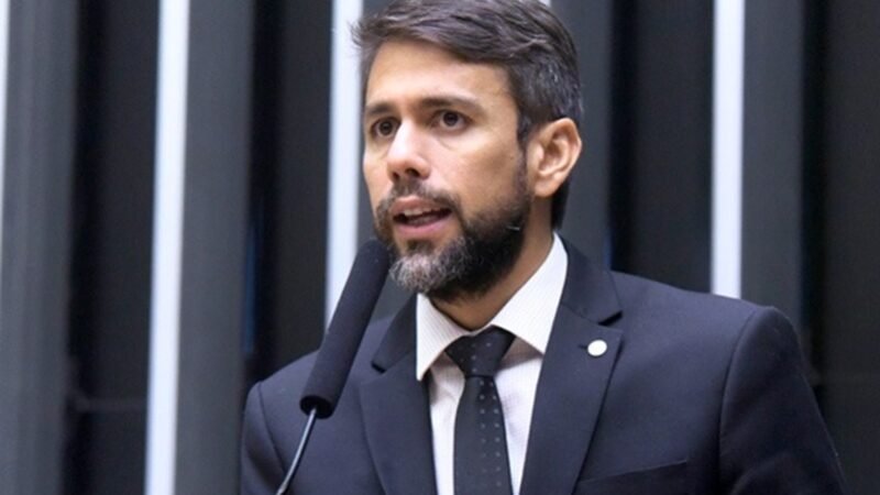 Avião com deputado faz pouso de emergência no Maranhão