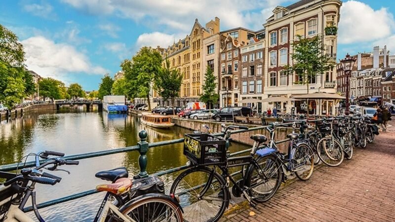 Amsterdã proíbe anúncios públicos de carne