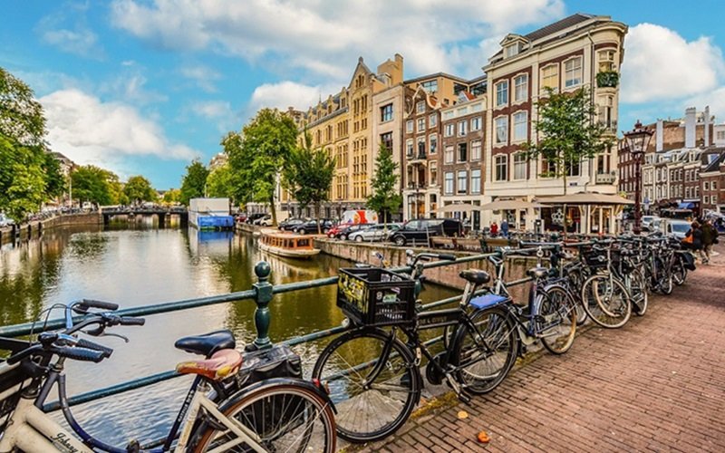 Amsterdã proíbe anúncios públicos de carne