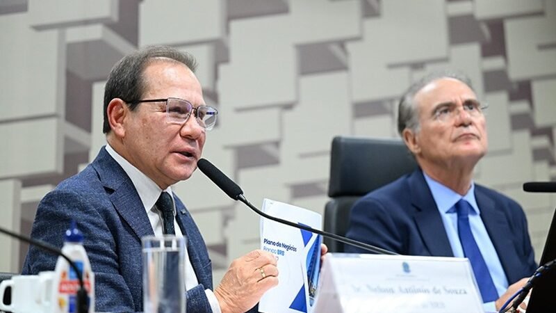 Senadores do DF criticam acordo para salvar o BRB