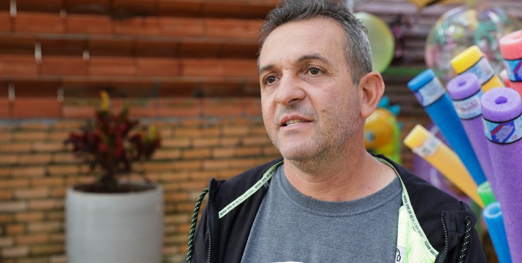 José Henrique Marques é comerciante no Jardim Botânico e disse que o viaduto ajudou o trânsito na região/Matheus Borges/Agência Brasília