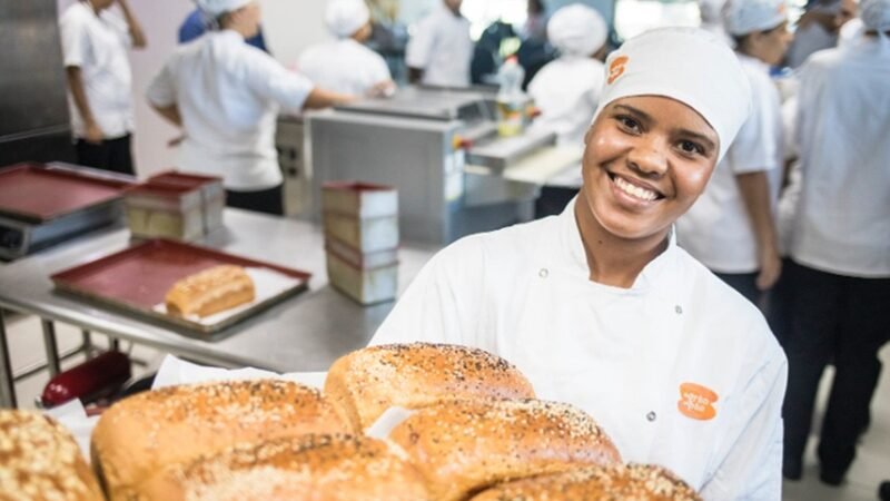 Projeto oferece aulas gratuitas para panificação e confeitaria