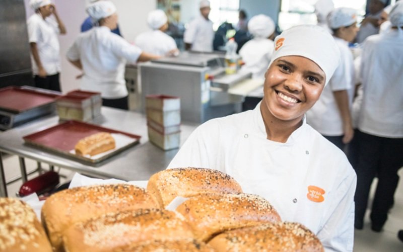 Projeto oferece aulas gratuitas para panificação e confeitaria