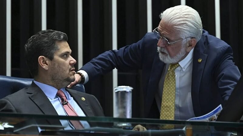 Senador do PT é alvo de nova operação da Federal