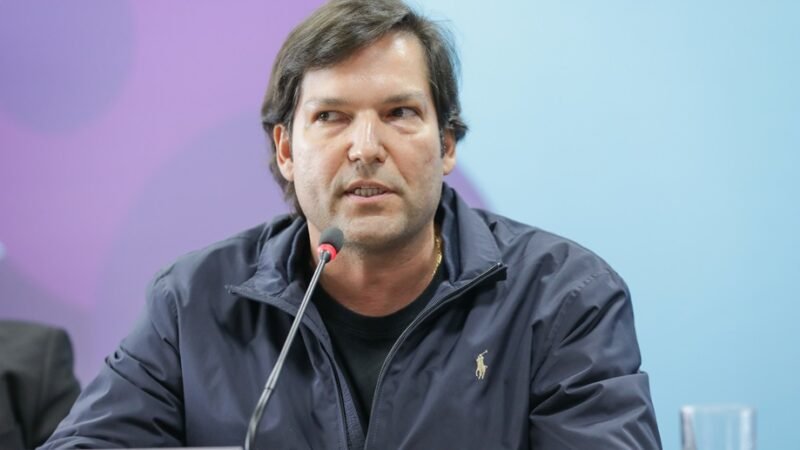 Robério Negreiros, deputado distrital, em reunião com representantes da Vila Planalto, Noroeste, Telebrasília e asas Sul e Norte/Tony Oliveira/Agência Brasília