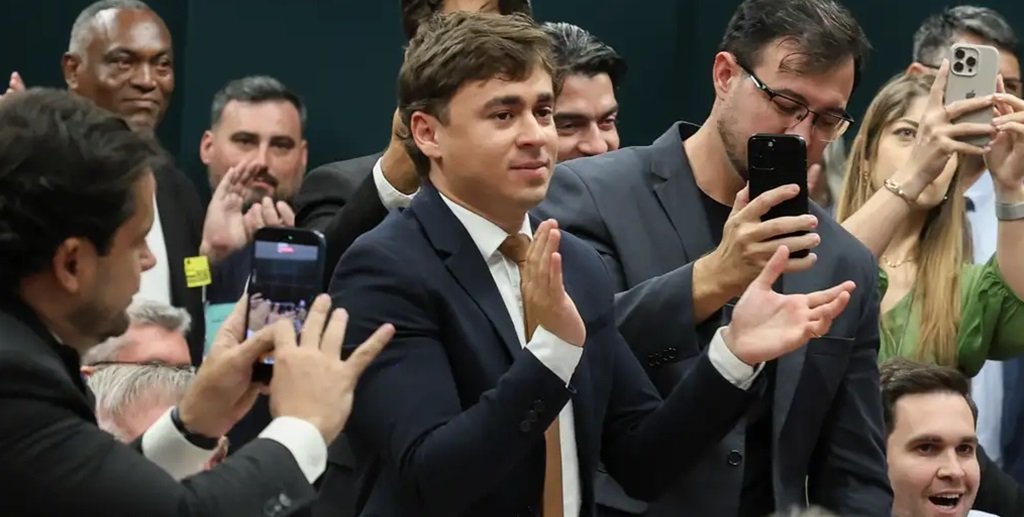 Nikolas Ferreira durante votação da PEC na CCJ da Câmara, proposta que reduz a maioridade penal/Lula Marques/Agência Brasil