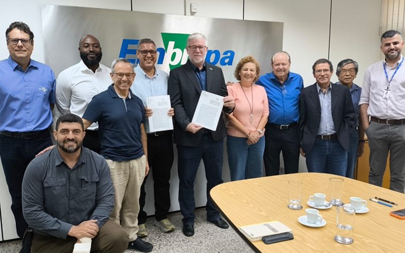 Embrapa Cerrados e empresa de Angola firmam acordo