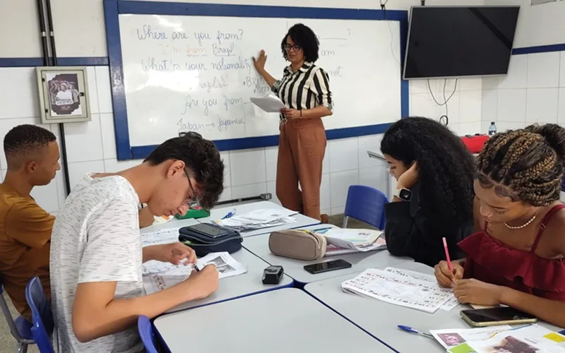 Estudantes sala de aula ensino educação Misto Brasil