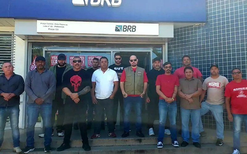 Greve de vigilantes afeta agências e bancários formalizam pautas