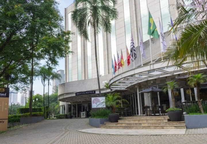 Rede de hoteis completa neste mês de junho 32 anos