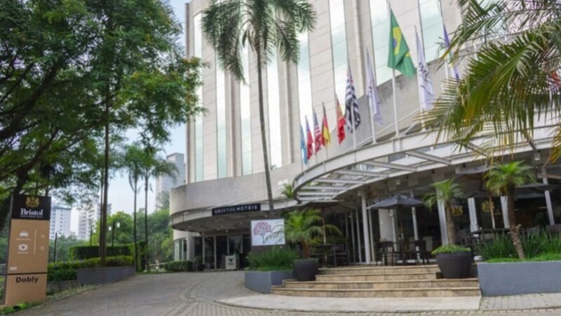 Rede de hoteis completa neste mês de junho 32 anos