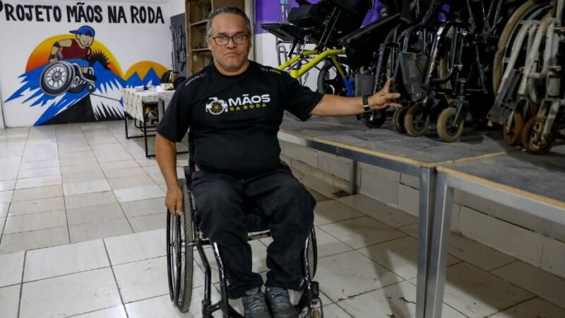 Manoel Marçones Feitosa integra o projeto Mãos na Roda, que ajuda pessoas na compra e manutenção de cadeira de rodas/Joel Rodrigues/Agência Brasília