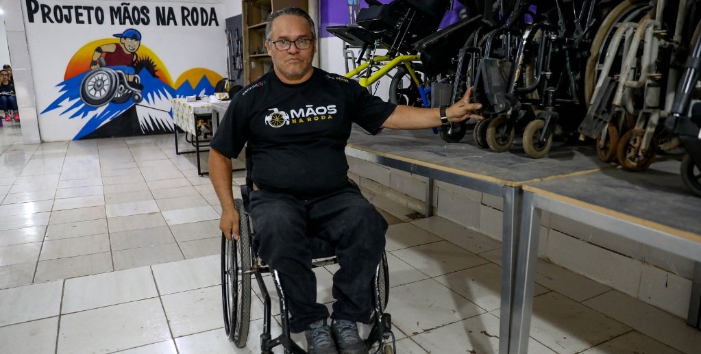 Manoel Marçones Feitosa integra o projeto Mãos na Roda, que ajuda pessoas na compra e manutenção de cadeira de rodas/Joel Rodrigues/Agência Brasília