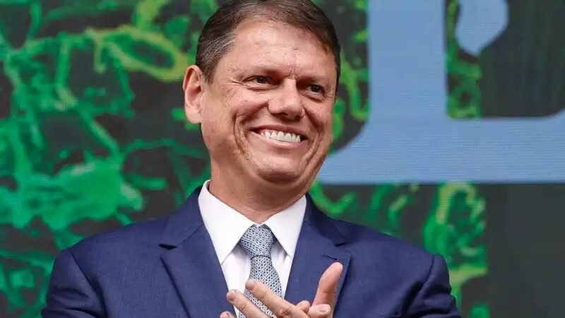 Tarcísio lidera corrida para o governo de São Paulo