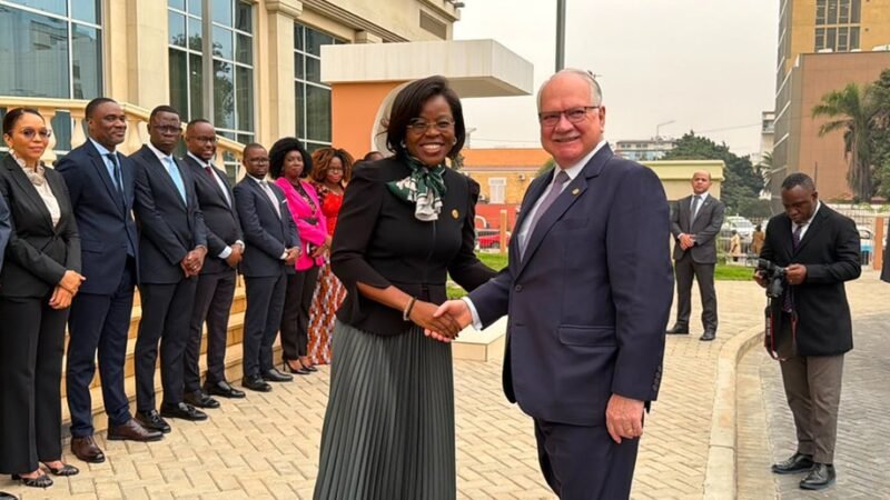 Laurinda Prazeres, presidente do Tribunal Constitucional de Angola, recebe Edson Fachin, do STF/Giselly Siqueira/STF