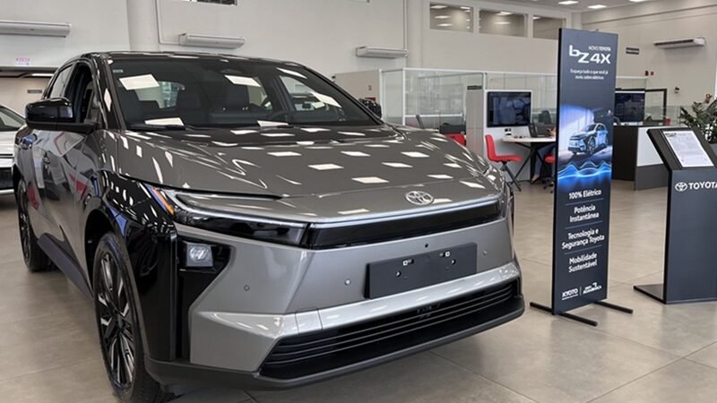 Concessionária de Brasília inicia vendas do primeiro Toyota elétrico