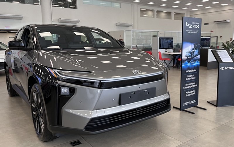 Concessionária de Brasília inicia vendas do primeiro Toyota elétrico
