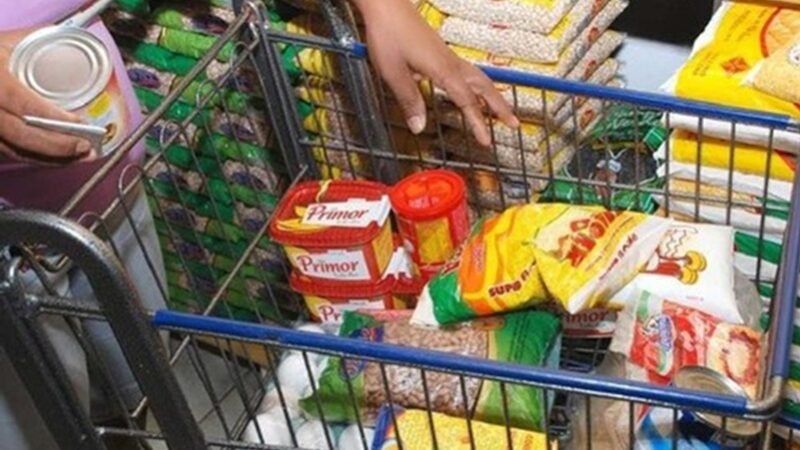 Cesta básica sobe em seis das oito capitais; São Paulo lidera
