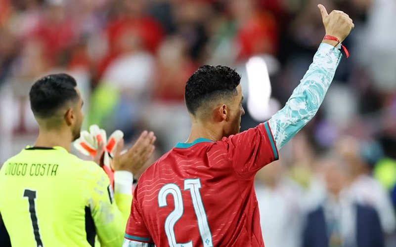 Copa do Mundo: Saramago entra em campo