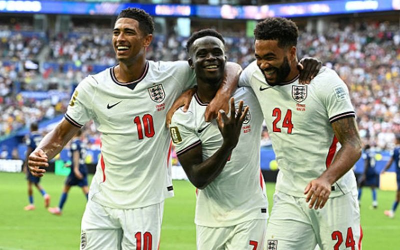 Em jogo histórico, Inglaterra vence a França por 6 a 4