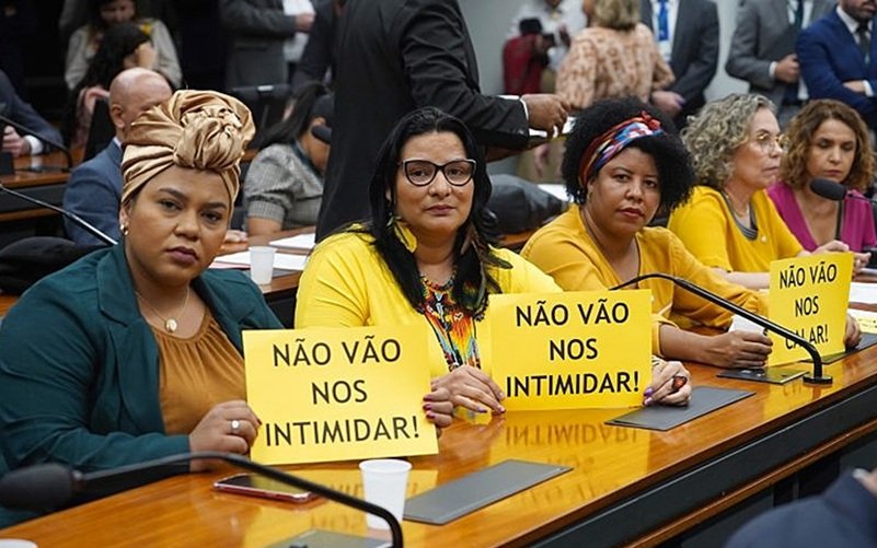 Deputadas manifesto Câmara dos Deputados Misto Brasil